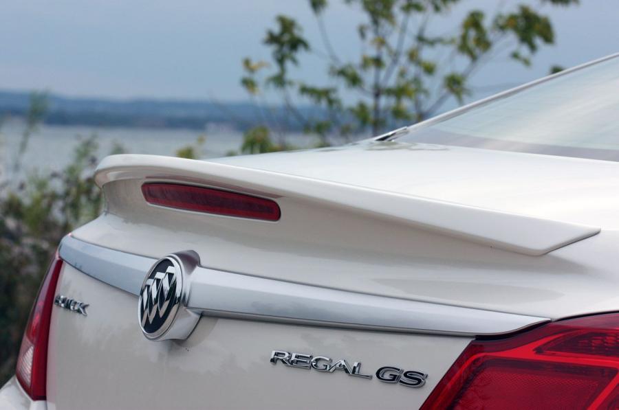  Buick Regal GS 2012 года  (фото 39 из 90)